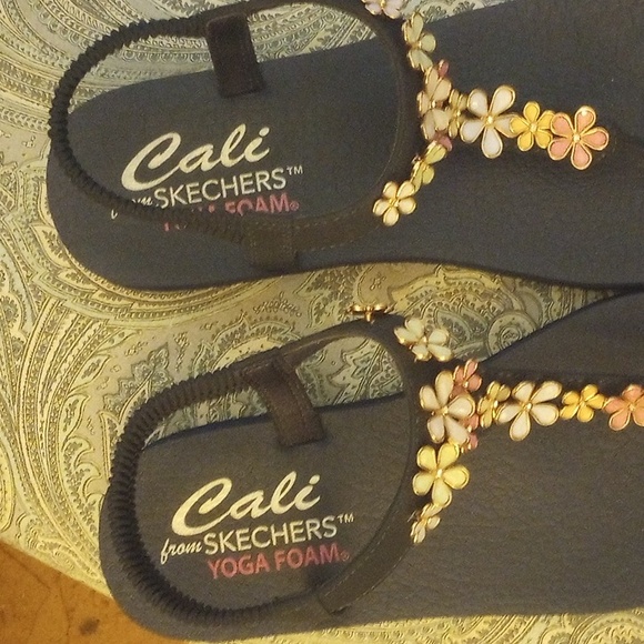 Sandals - Picture 4 of 4